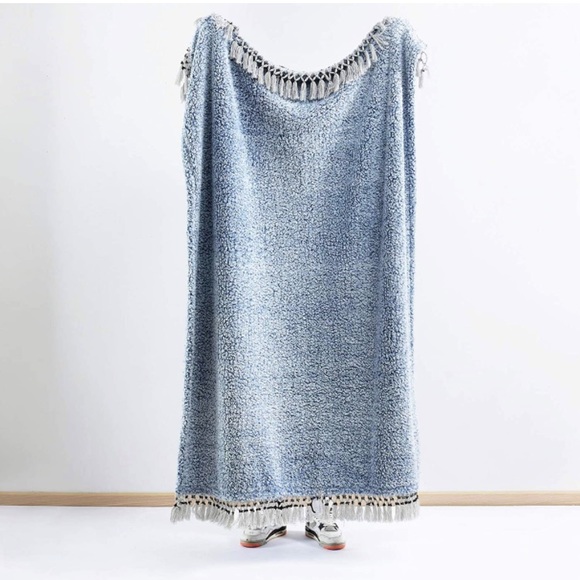 Light Blue Farmhouse Boho Sherpa Cold Weather Cute Tassel Sofa Throw Blanket - Picture 4 of 8